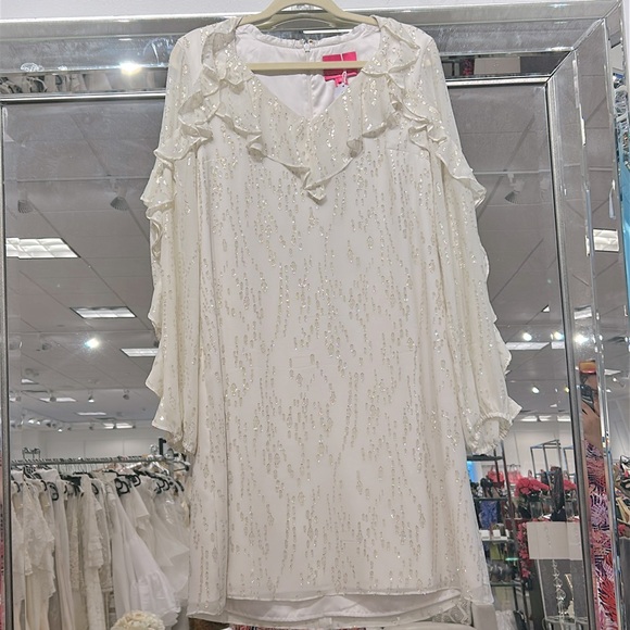 Lilly Pulitzer Dresses & Skirts - White & gold Lilly  Pulitzer Dress With Ruffled Sleeves